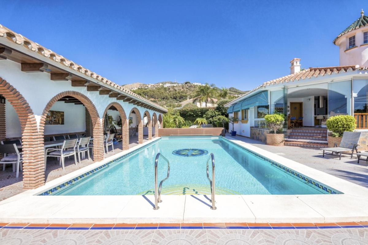 Casa Dahlgården Pool - Jacuzzi - Housity