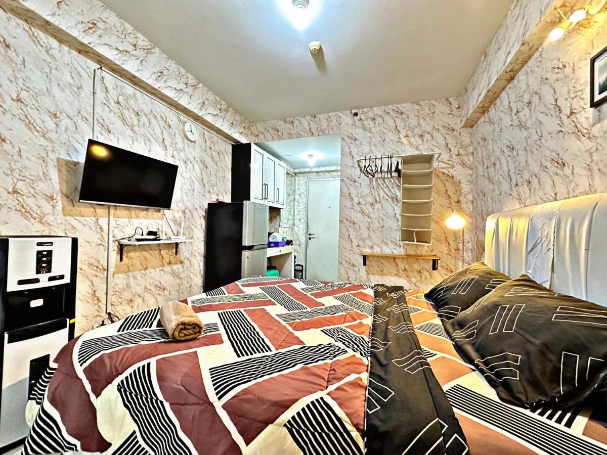 Minimalist Studio 1BR at Green Bay Pluit Apartment - Housity