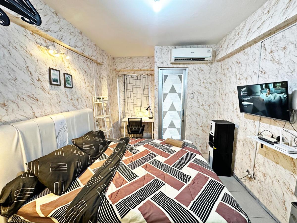 Minimalist Studio 1BR at Green Bay Pluit Apartment - Housity