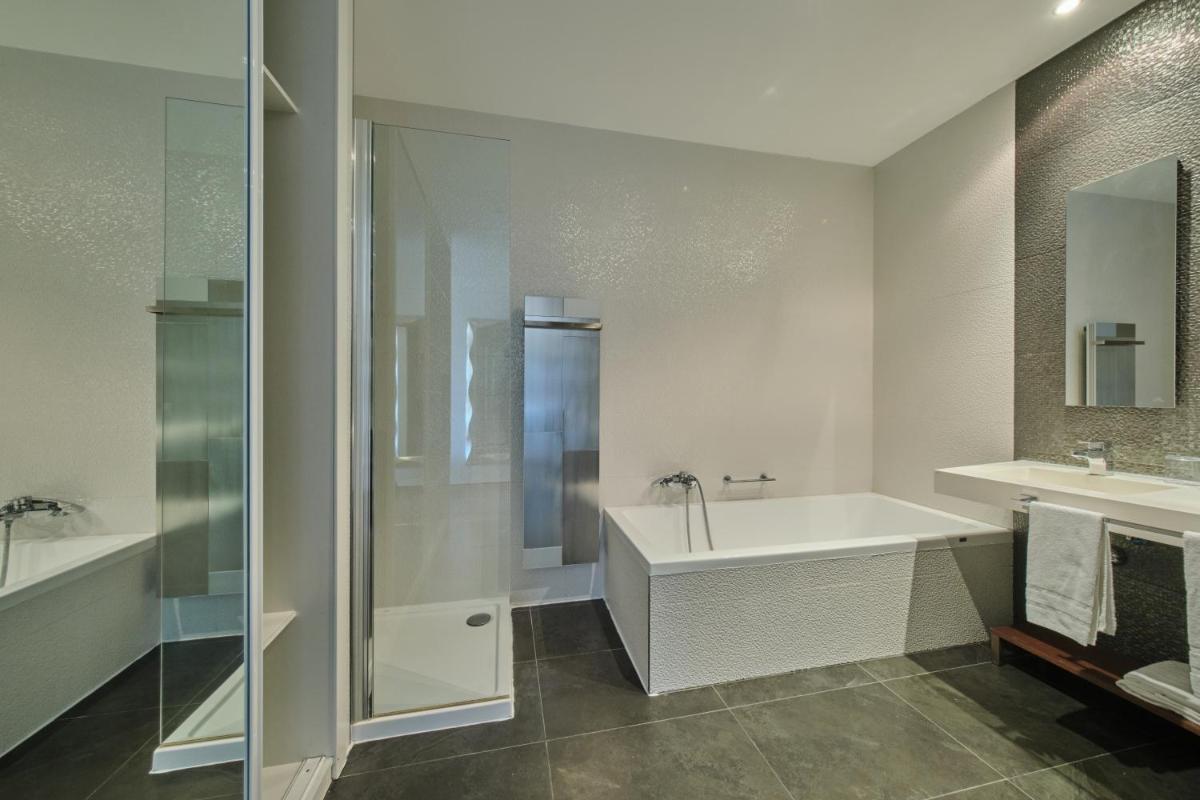 Un baño de Hotel Spa Villa Nazules