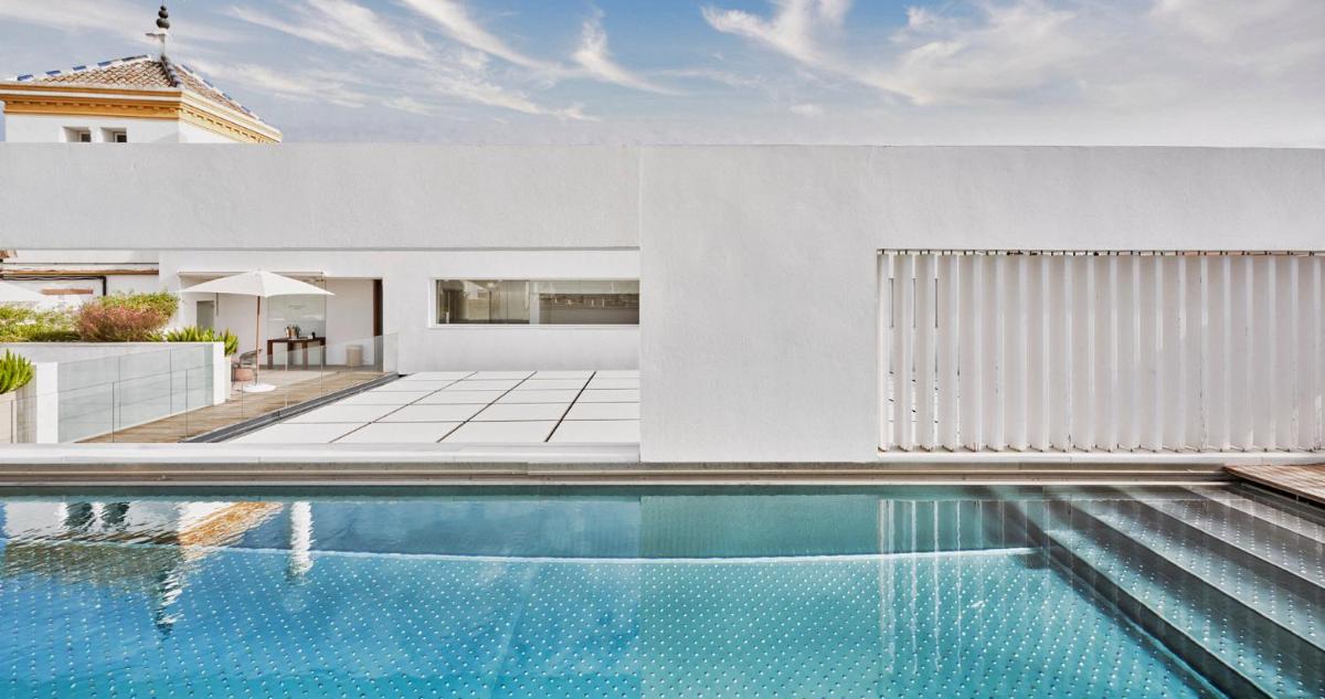 Piscina en o cerca de Hotel Mercer Sevilla 5 GL
