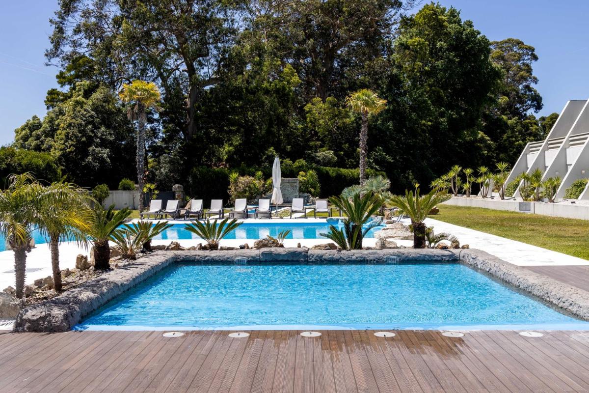 A piscina em ou perto de Hotel Porta do Sol Conference & SPA