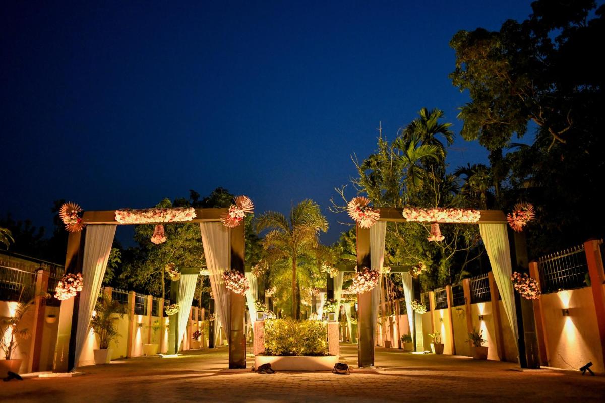 Opulence Resort - Housity
