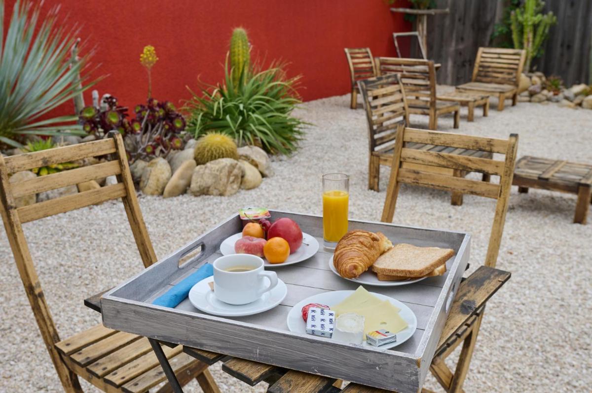 Hôtel Les Mimosas - Housity