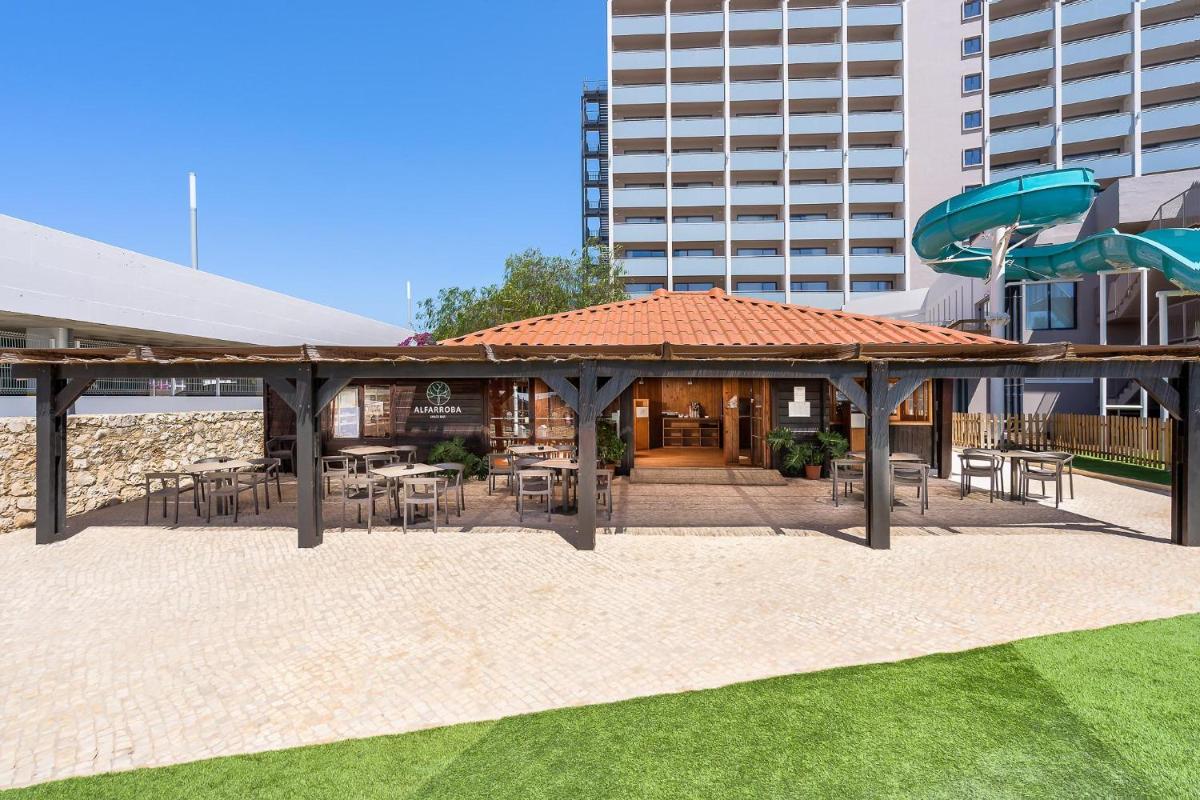 O edifício onde o hotel está situado