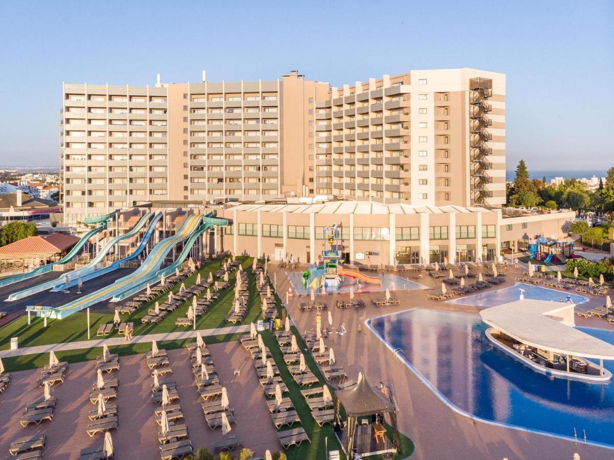 A piscina em ou perto de Jupiter Albufeira Hotel - Family & Fun - All Inclusive