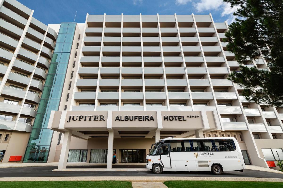 O edifício onde o hotel está situado