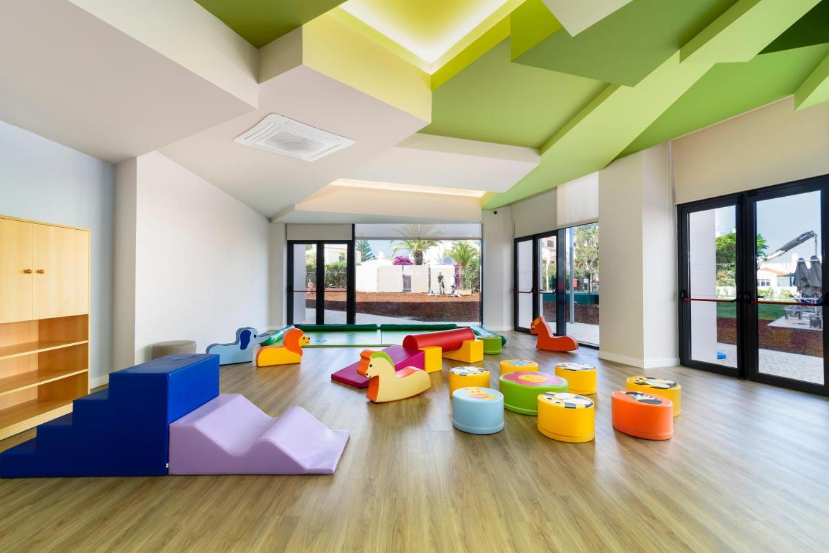 Uma área de estar em Jupiter Albufeira Hotel - Family & Fun - All Inclusive