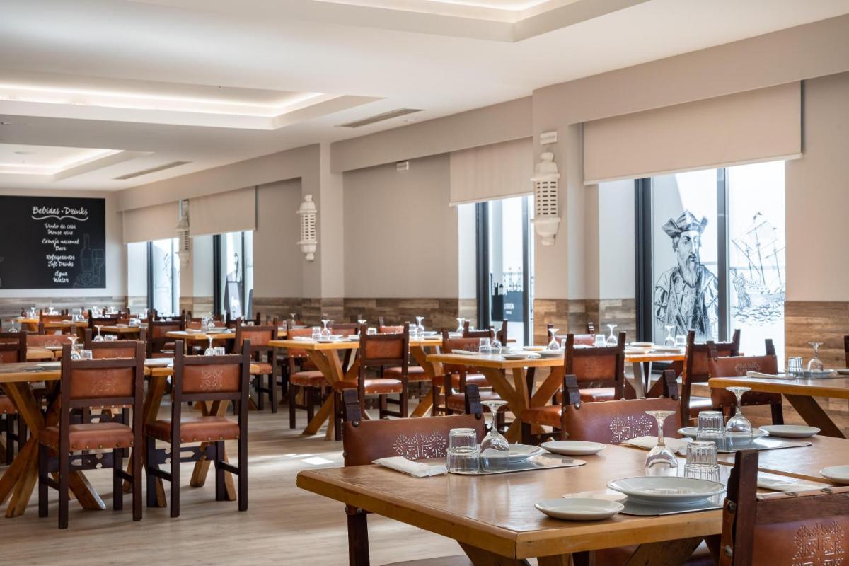 Um restaurante ou outro lugar para comer em Jupiter Albufeira Hotel - Family & Fun - All Inclusive