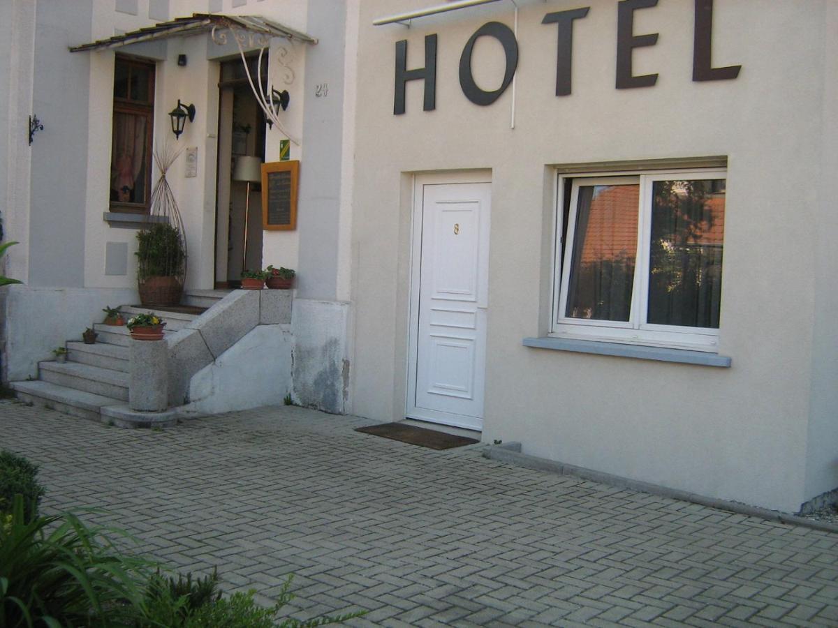 Hostellerie La Boheme - Housity
