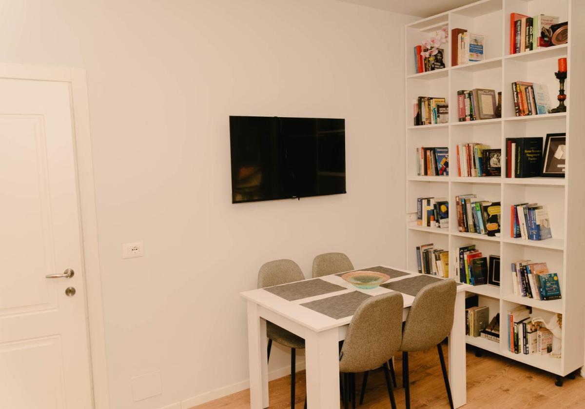 Suitetrails - Studio Flat in Heart Of Tirana