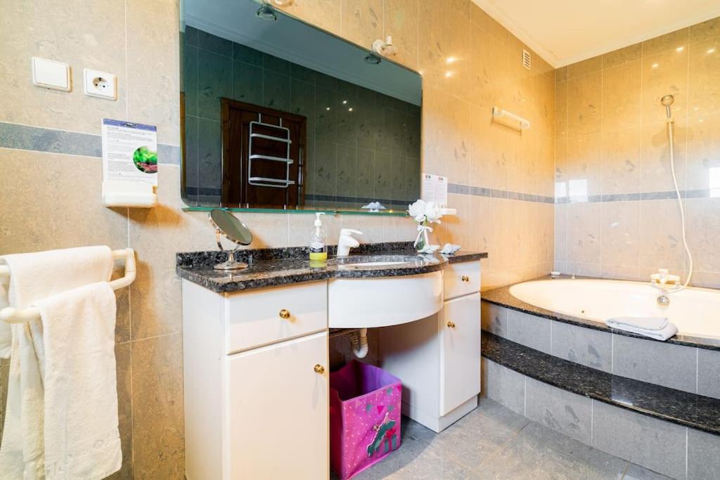Casa Monte Beira Rio - Housity