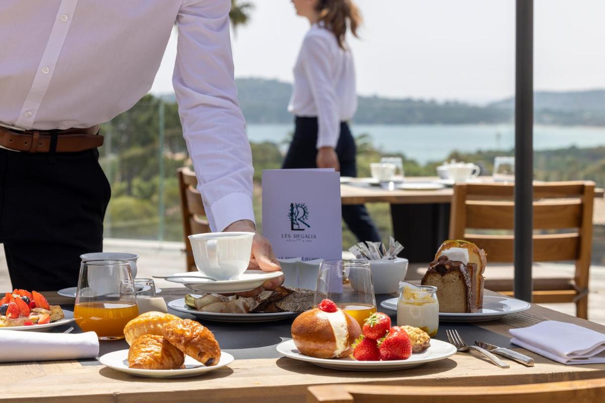 Nourriture dans l'hôtel ou à proximité