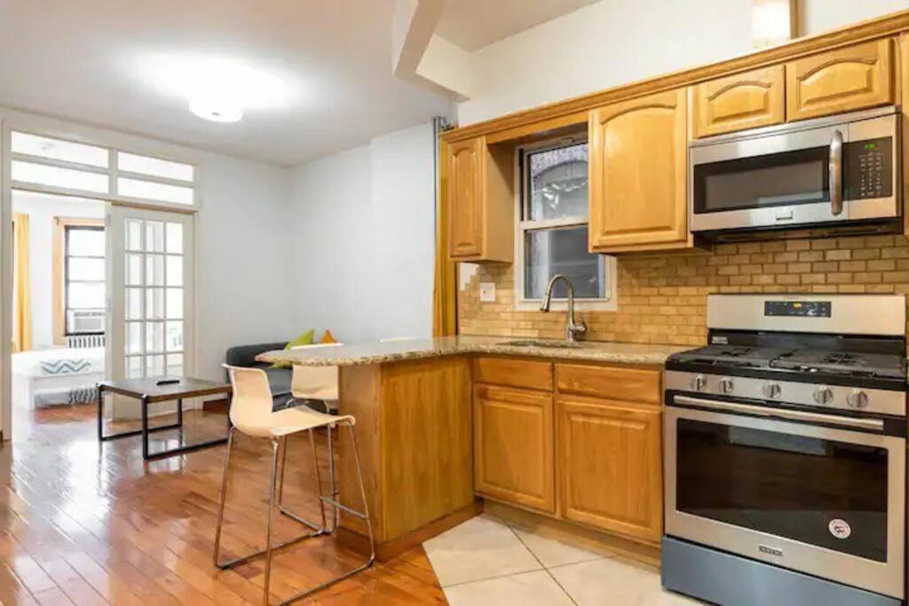 9Away in The Bronx - Housity