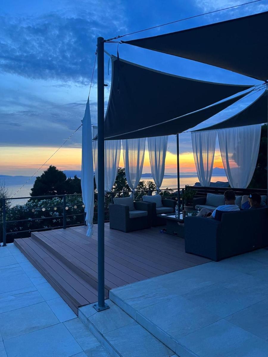 Villa Yanko, great pool unforgettable sea view - Housity
