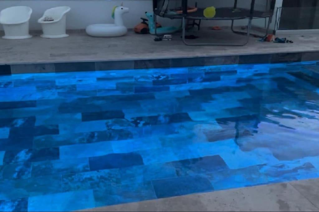 Duplex avec terrasse et piscine - Housity