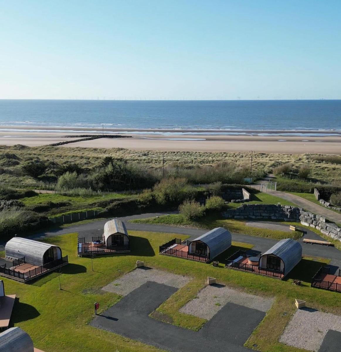 Ffrith beach glamping pods - Housity