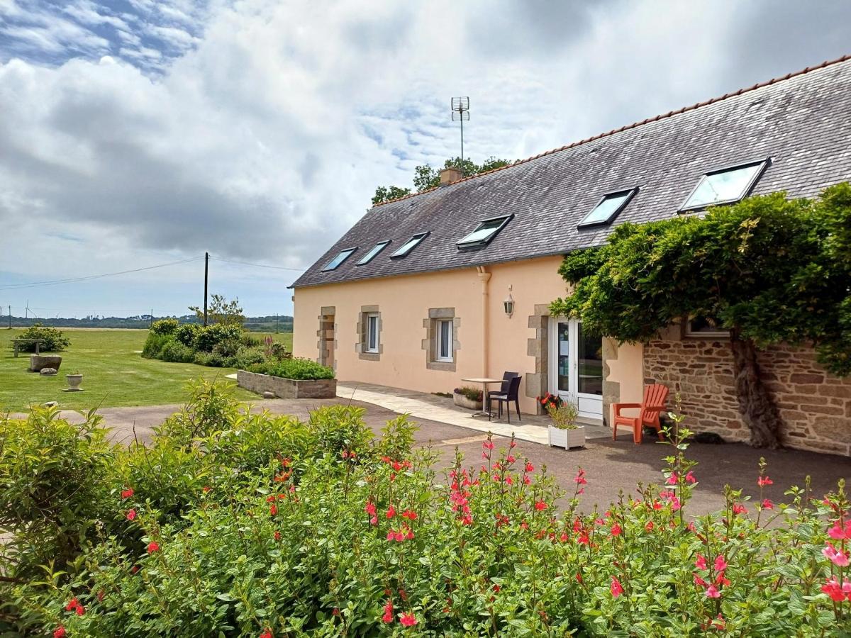 Au calme à 10mn des baies de Douarnenez et Audierne avec cuisine à disposition - Housity