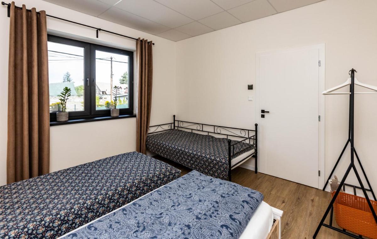 Sunny Apartment With Free Parking - Housity