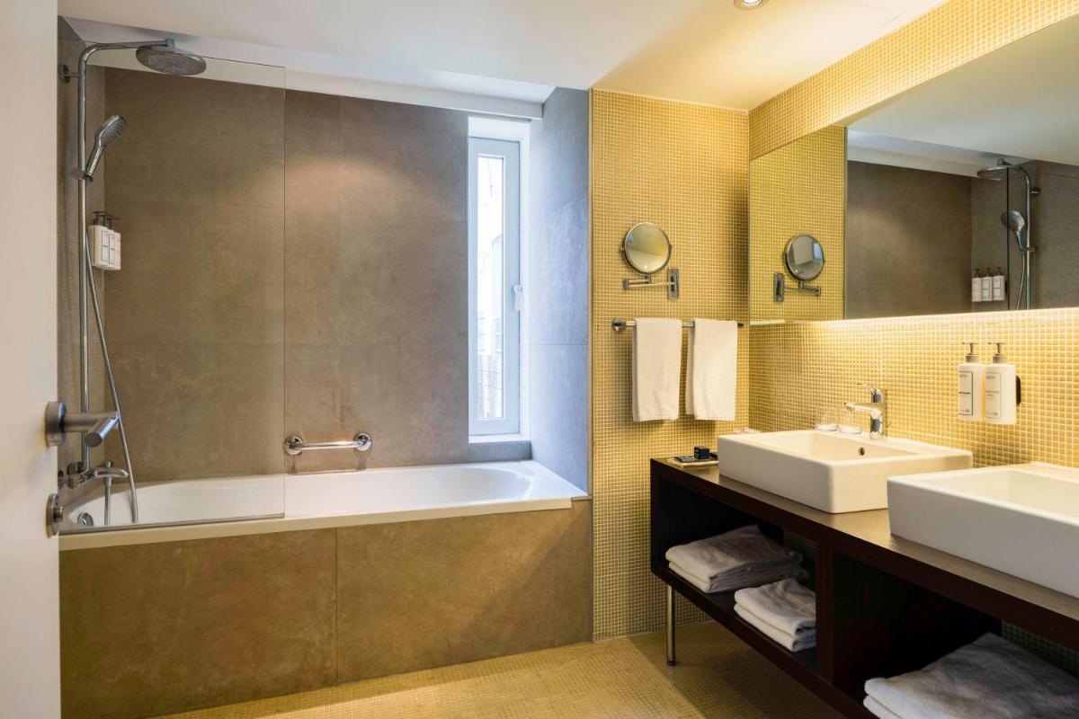 Park Inn by Radisson Antwerp City Centre - Housity