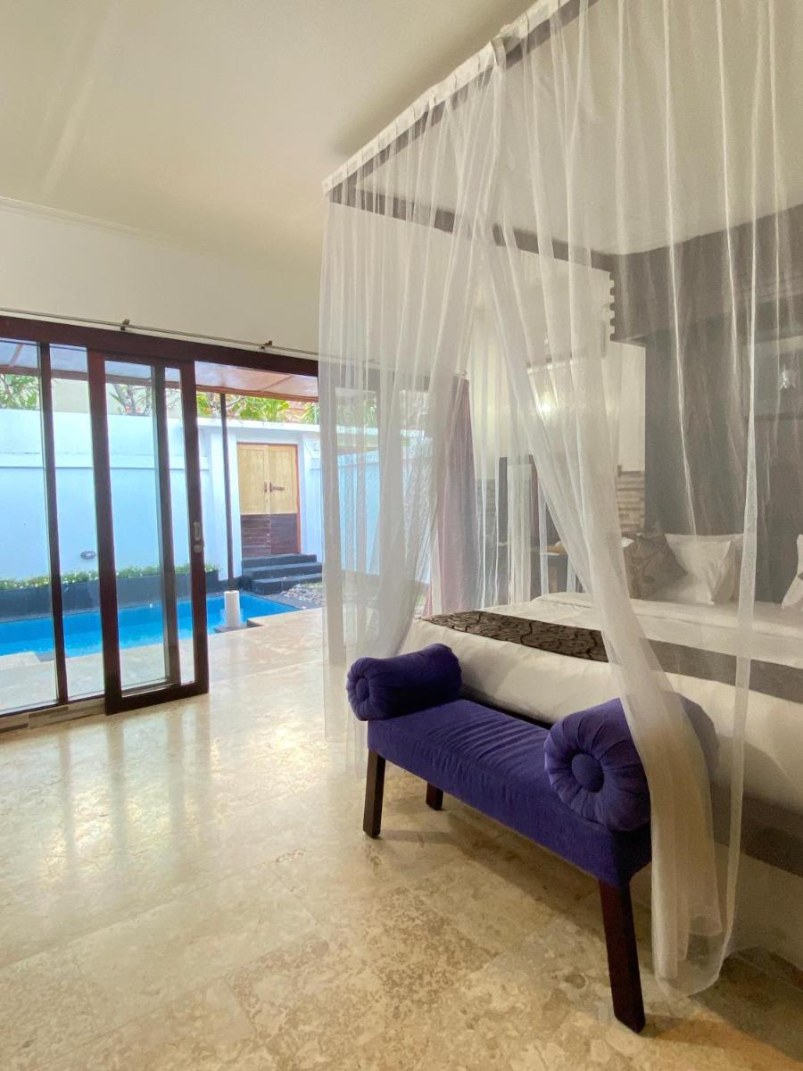 Private Pool Classic Villa - Housity