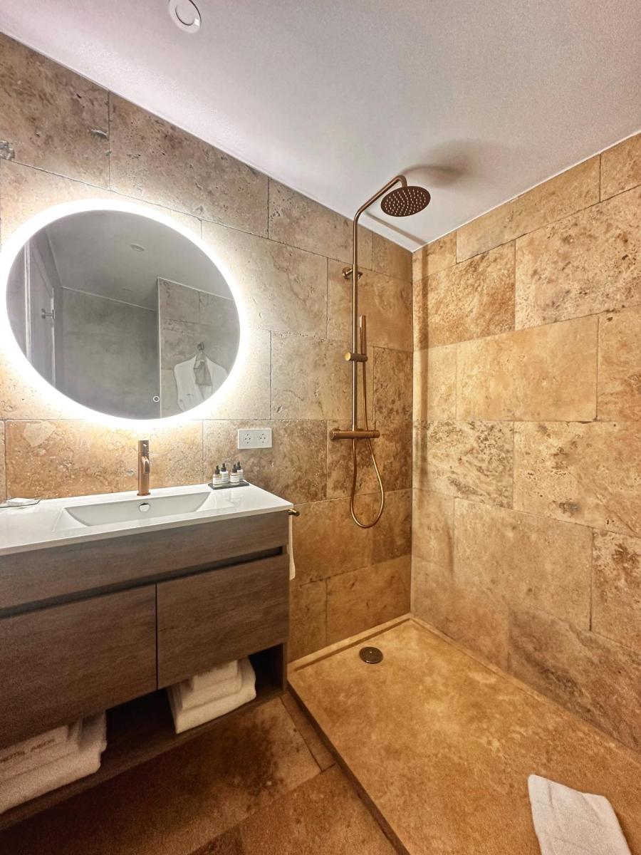 Un baño de Boutique Hotel Comtal Empuries