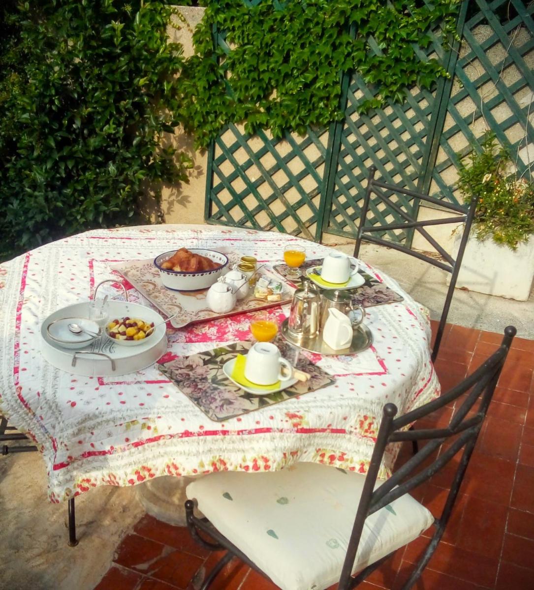 Hote-Aix-Centre-garage-piscine - Housity