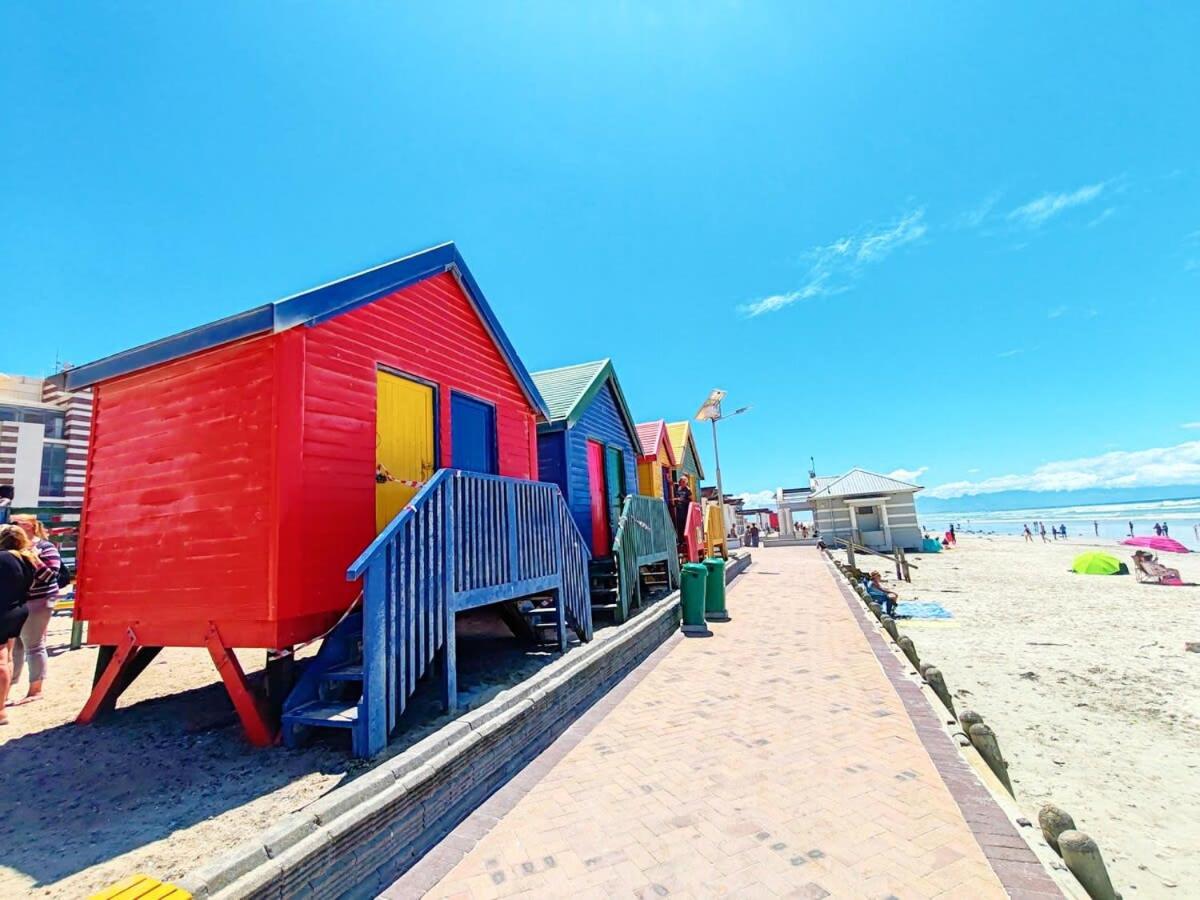 Beach Hut Empire Apartment - Housity