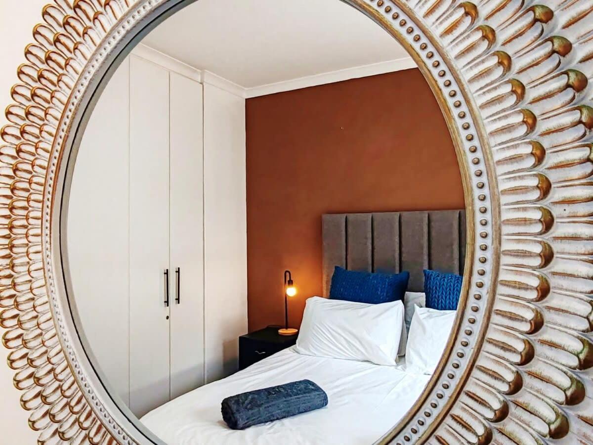 Beach Hut Empire Apartment - Housity
