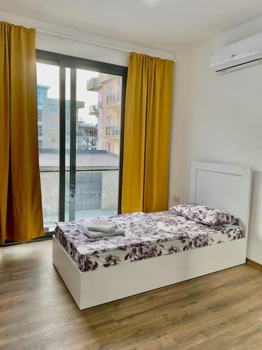 Prostornaia kvartira s vidom na gory i more - Housity