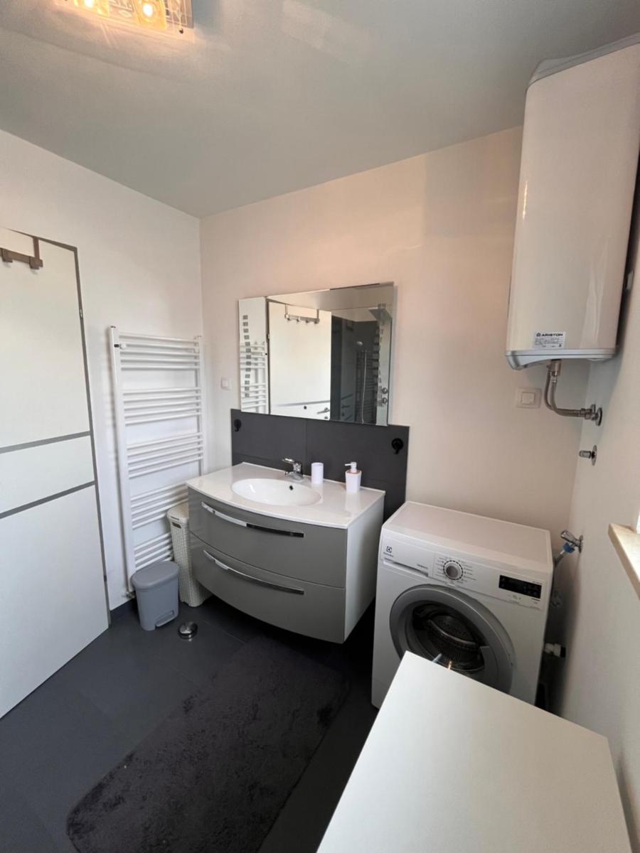 Sea view apartment - Housity