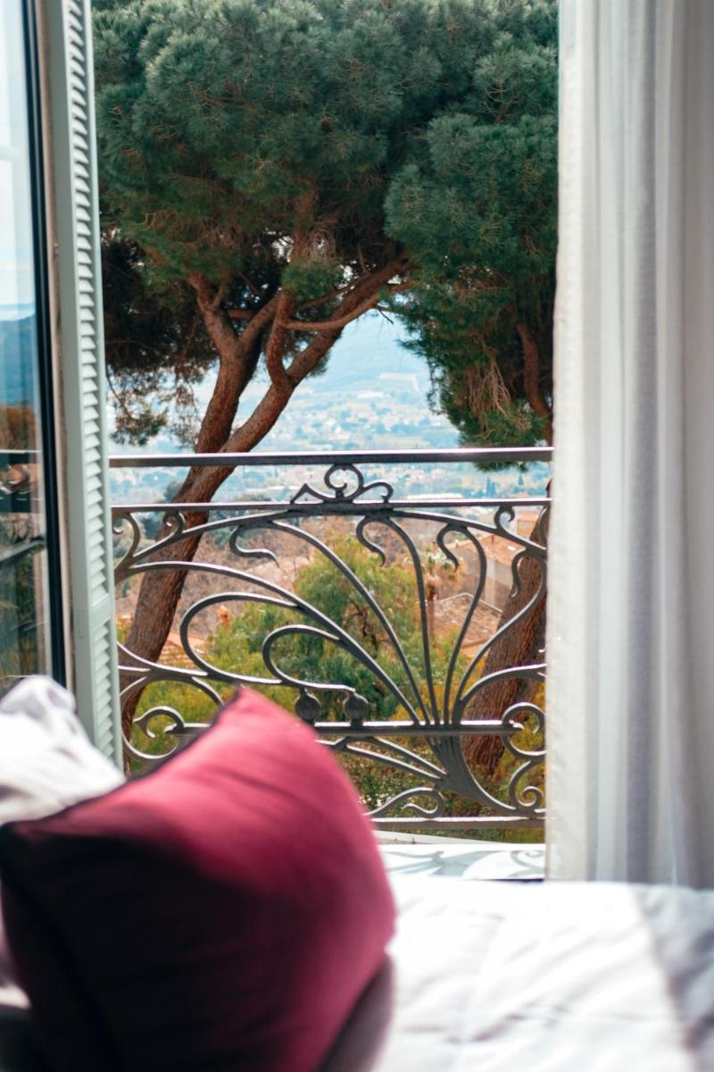 Vue sur la rivière ou le fleuve situé(e) à proximité de l'hôtel