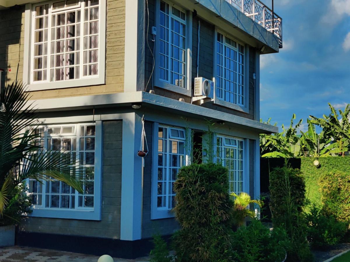 Garden View with detached Bathroom - Housity