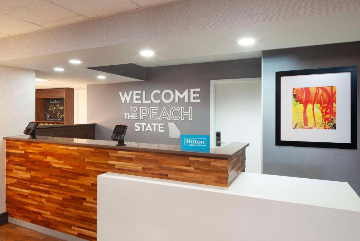 Hampton Inn Hotel Atlanta-Southlake - Housity