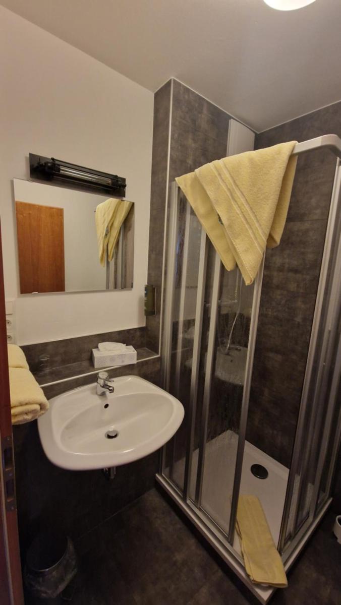 Logis Hotel Stadt Neustadt - Housity