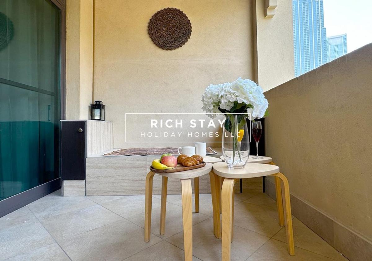 Upgraded 1BR in Downtown with Burj Khalifa View - Housity