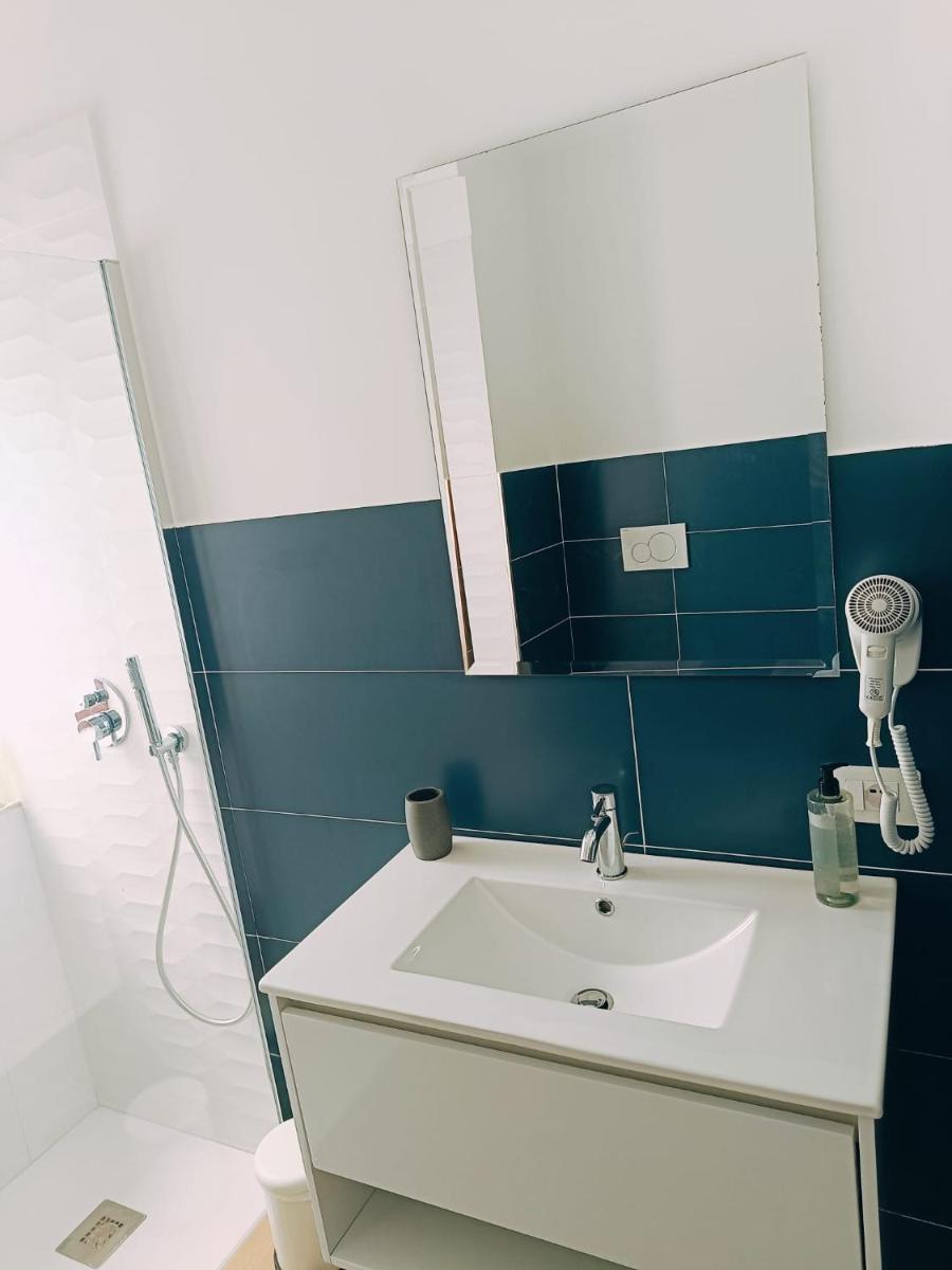 The Night Guest House - Housity