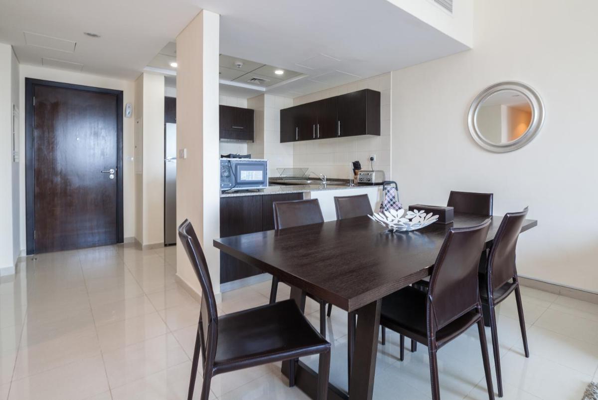 Bay Central Tower - Housity