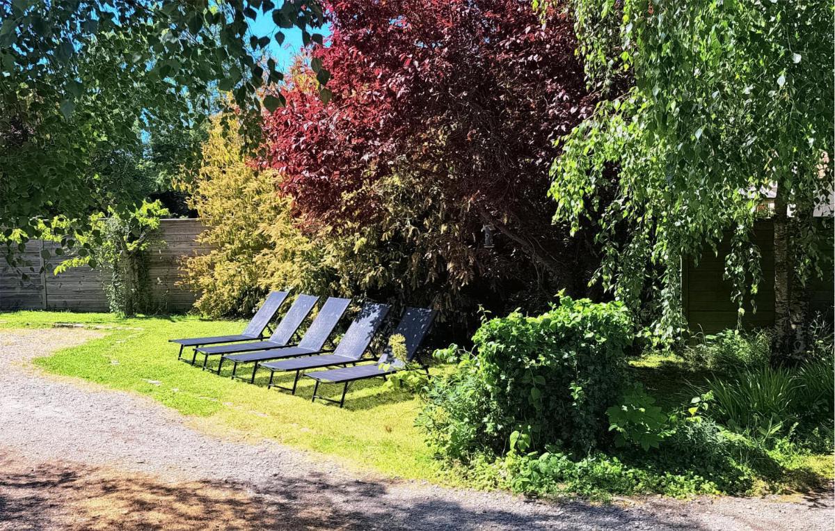 Lovely Home In Carly With Wifi - Housity