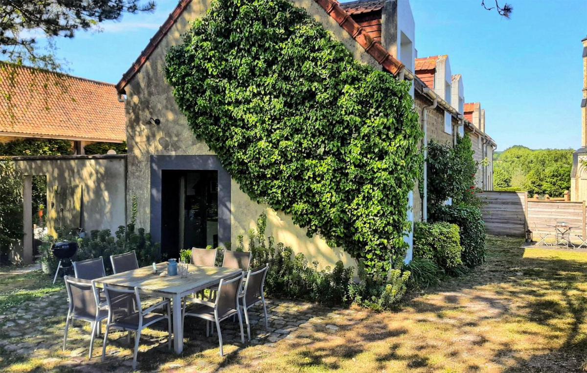 Lovely Home In Carly With Wifi - Housity