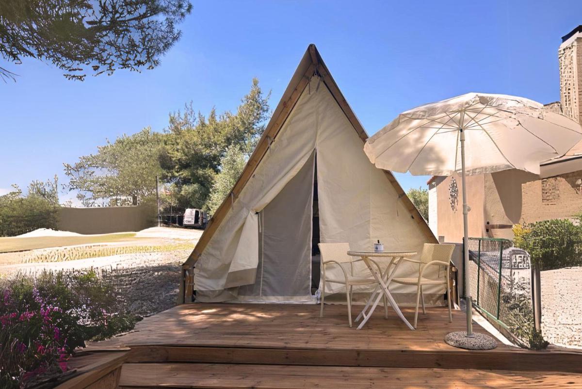 Pefkon Suites - Housity