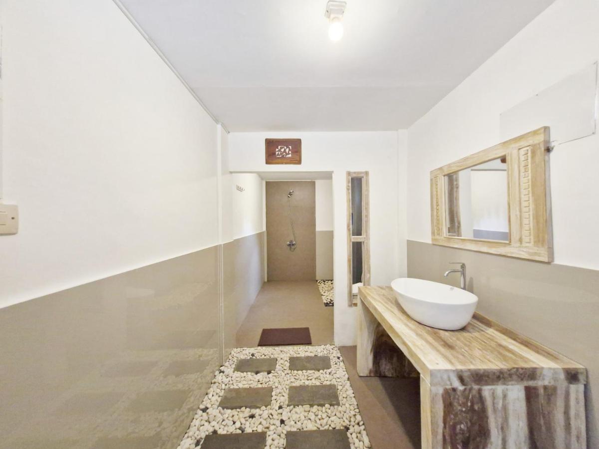 Peraja Bungalows Loyok - Housity