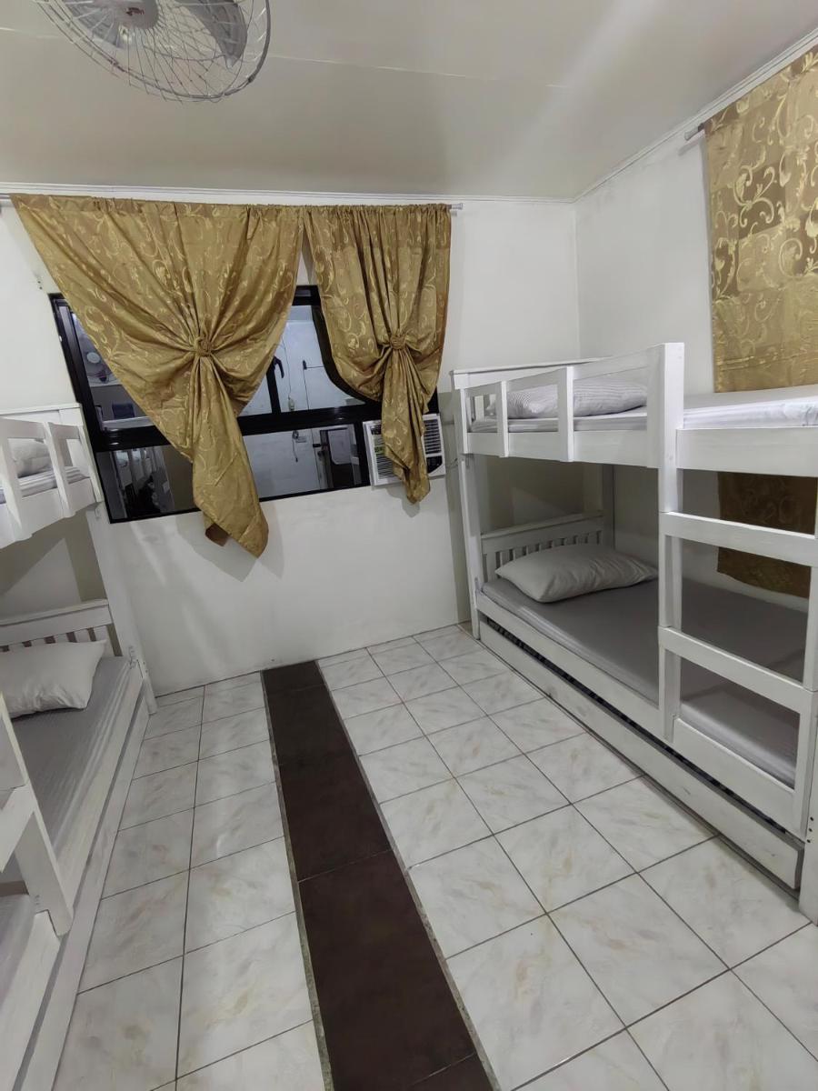 Festive Walk Mall & SM City Area Room Aircon BR - Housity