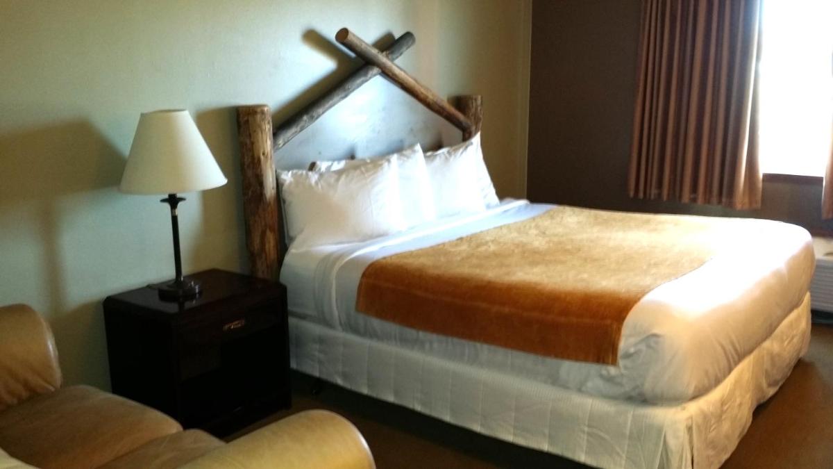 Rawlins Western Lodge - Housity