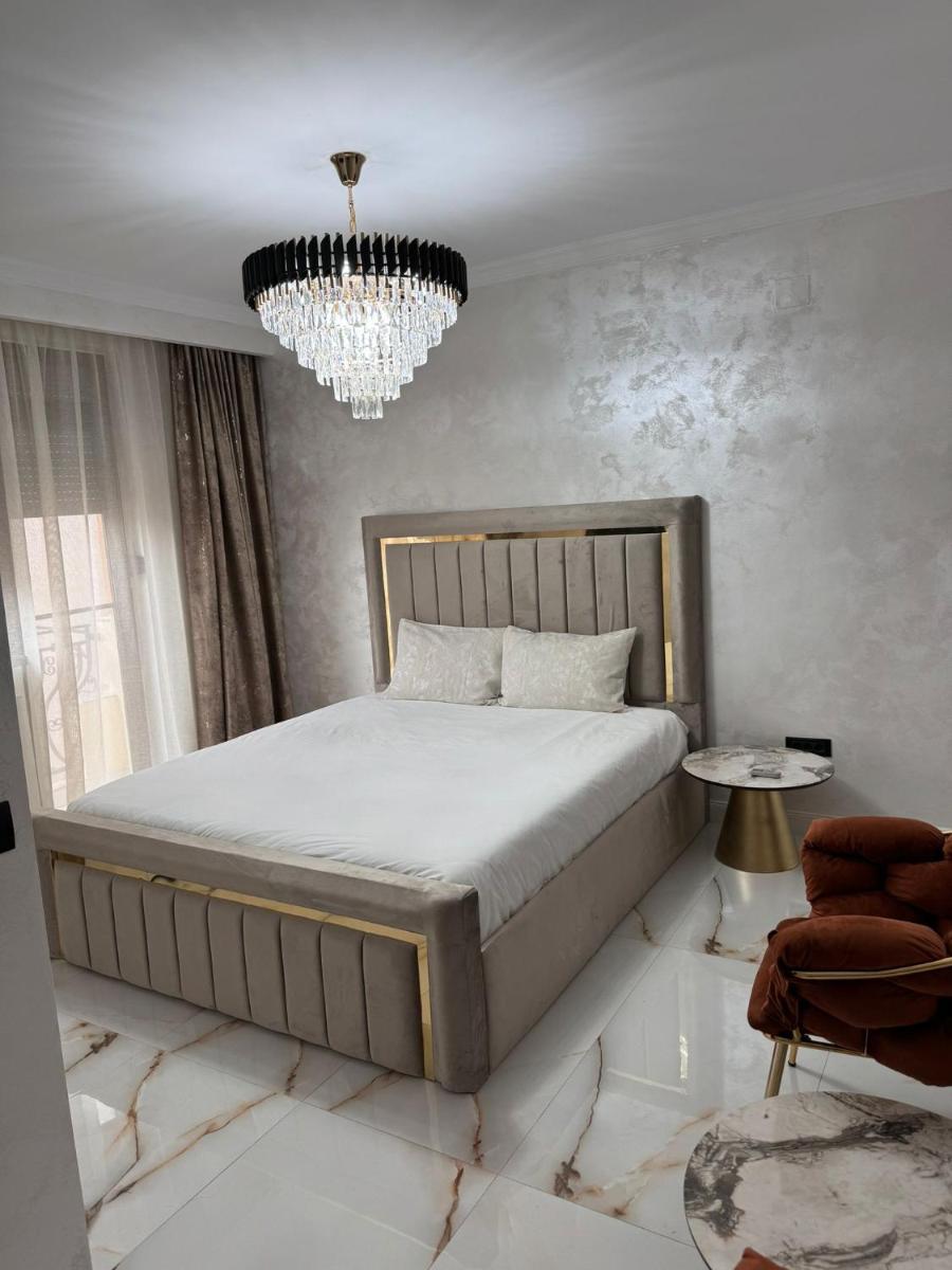 Sea breeze rooms Mamaia Nord - Housity