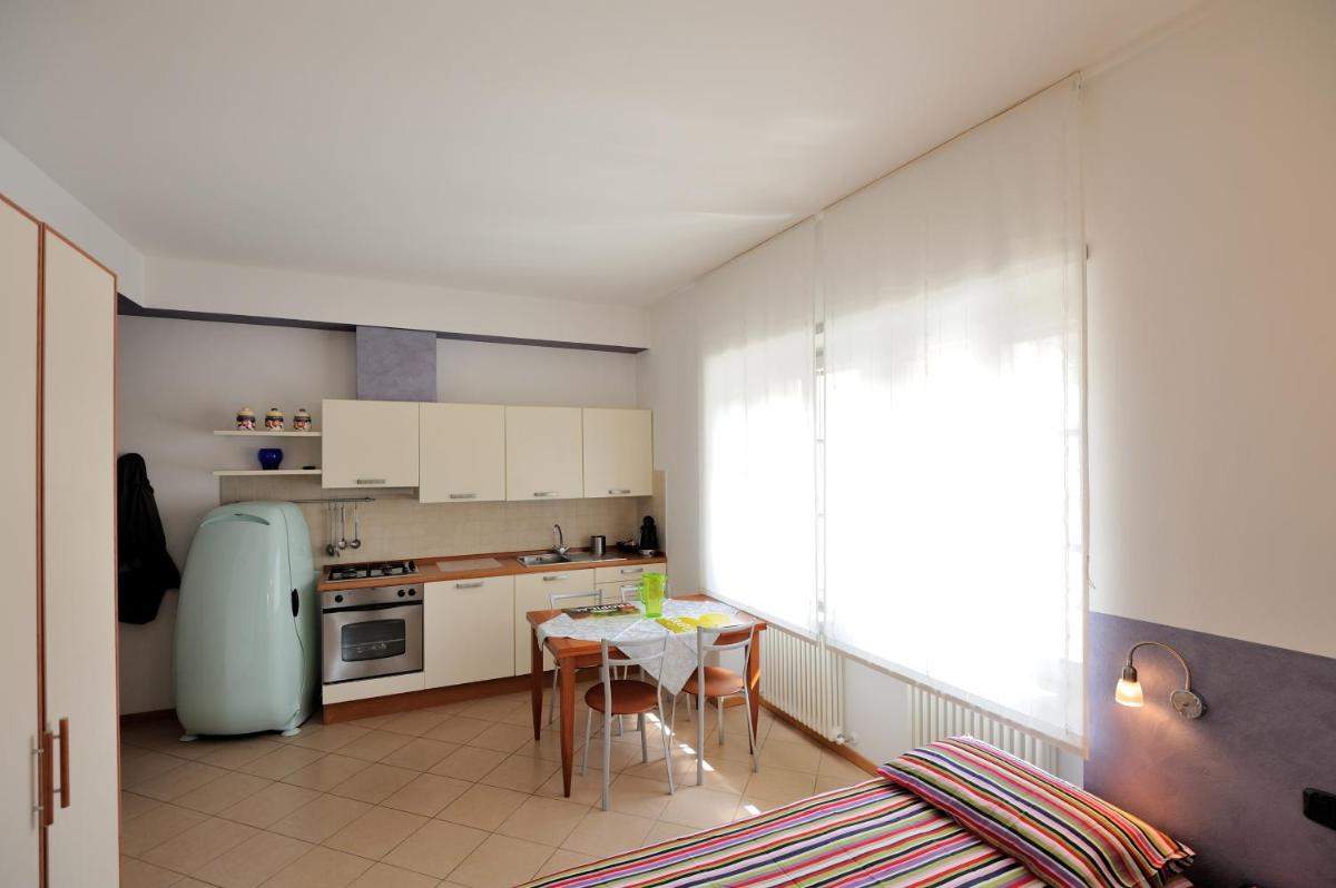 APPARTAMENTS SUPERIOR ,o SUITE GARDARCO - Housity