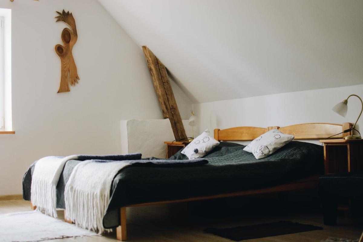 Folwark Stara Kuźnia - Housity