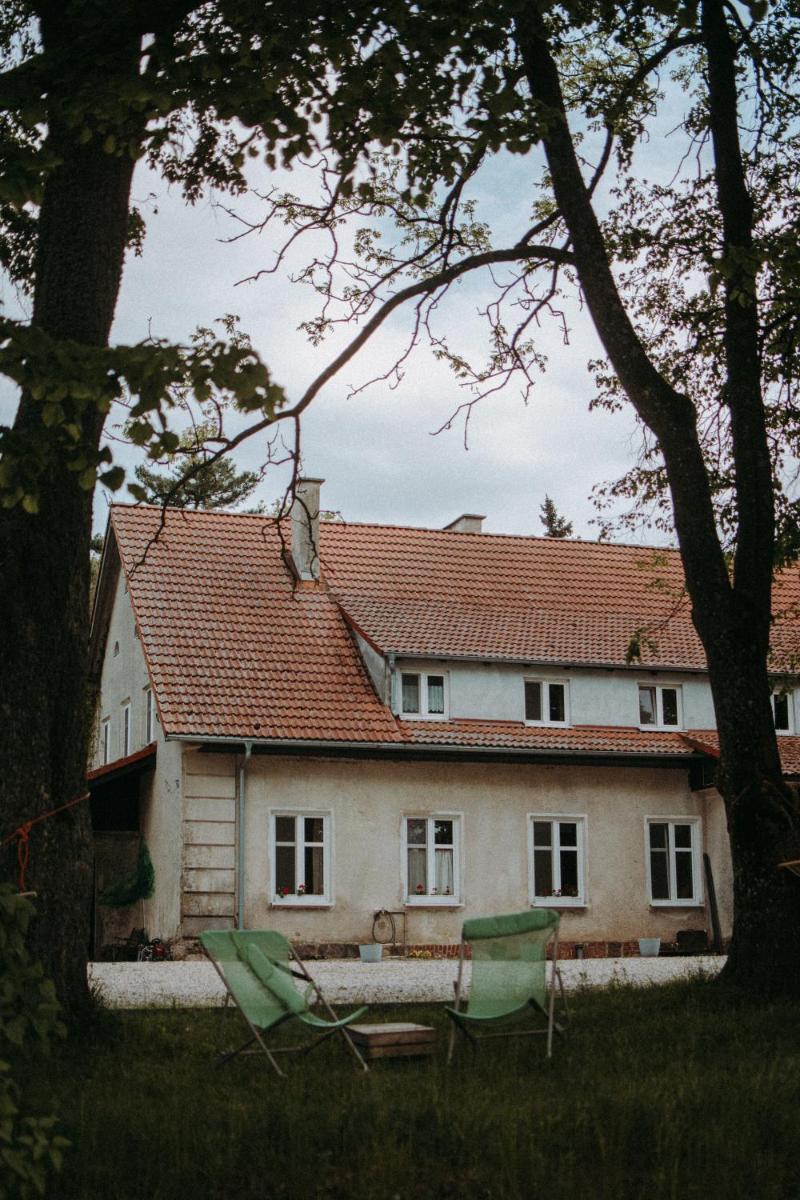 Folwark Stara Kuźnia - Housity