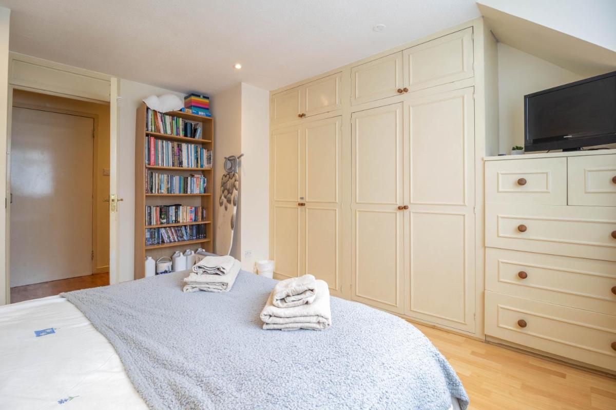 Comfy private room in Battersea close to Clapham Junction - Housity