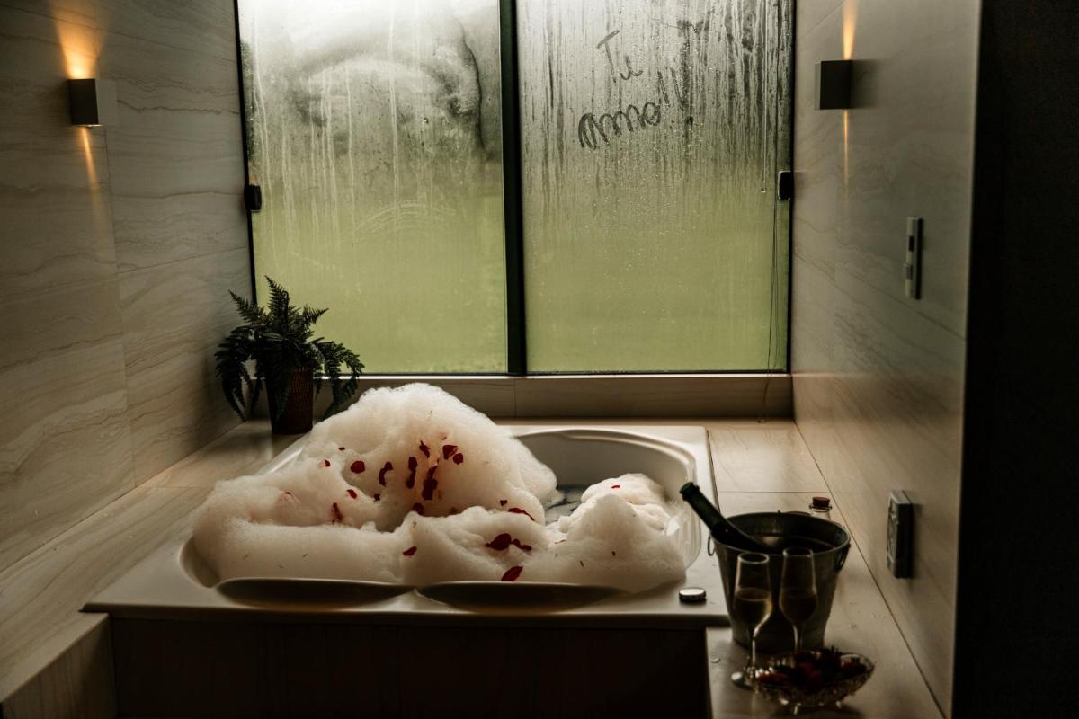 Chalé Marrocos com Hidromassagem Pousada Índios Coroados - Housity